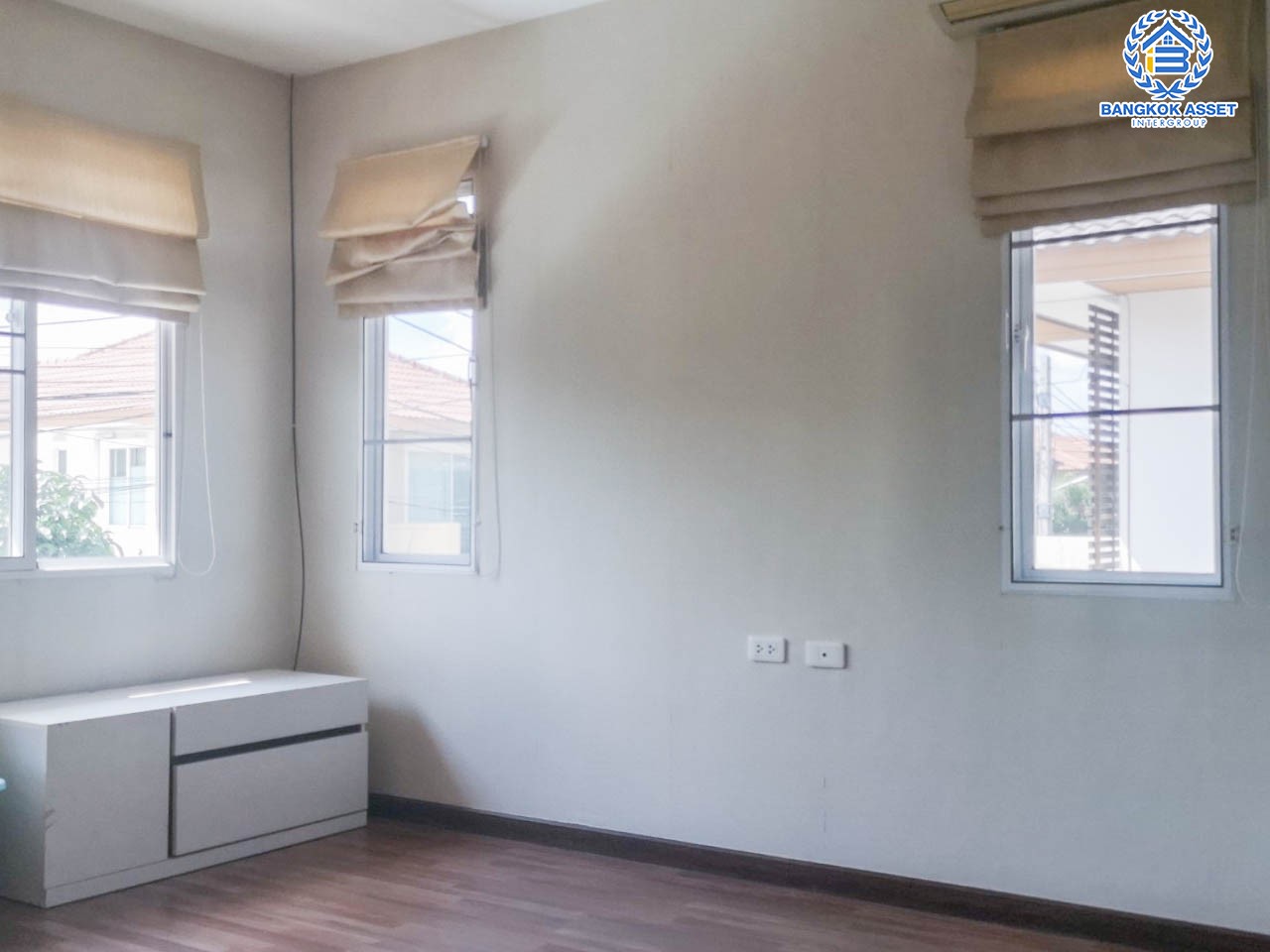 *****บ้านเดี่ยวมือสอง ม.ฮาบิเทีย ราชพฤกษ์ หลังมุม จากแบรนด์คุณภาพ Sansiri เนื้อที่ 58.1 ตร.ว. ฟังก์ชัน 3 ห้องนอน 3 ห้องน้ำ จอดรถได้ 2 คัน บนทำเลติดถนนใหญ่345 พร้อมเชื่อมสู่ราชพฤกษ์, แจ้งวัฒนะ และติวานนท์ ฯลฯ ได้อย่างรวดเร็ว ใกล้ทางด่วน "ศรีสมาน" และรายล้อมด้วยสิ่งอำนวยความสะดวกครบ